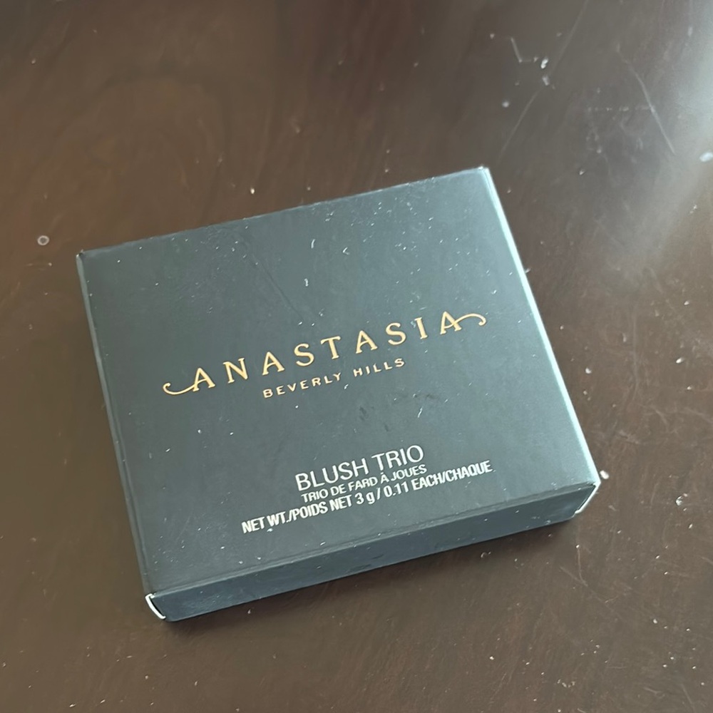 Anastasia Beverly Hills Blush Trio • Berry adore - Picture 2 of 4